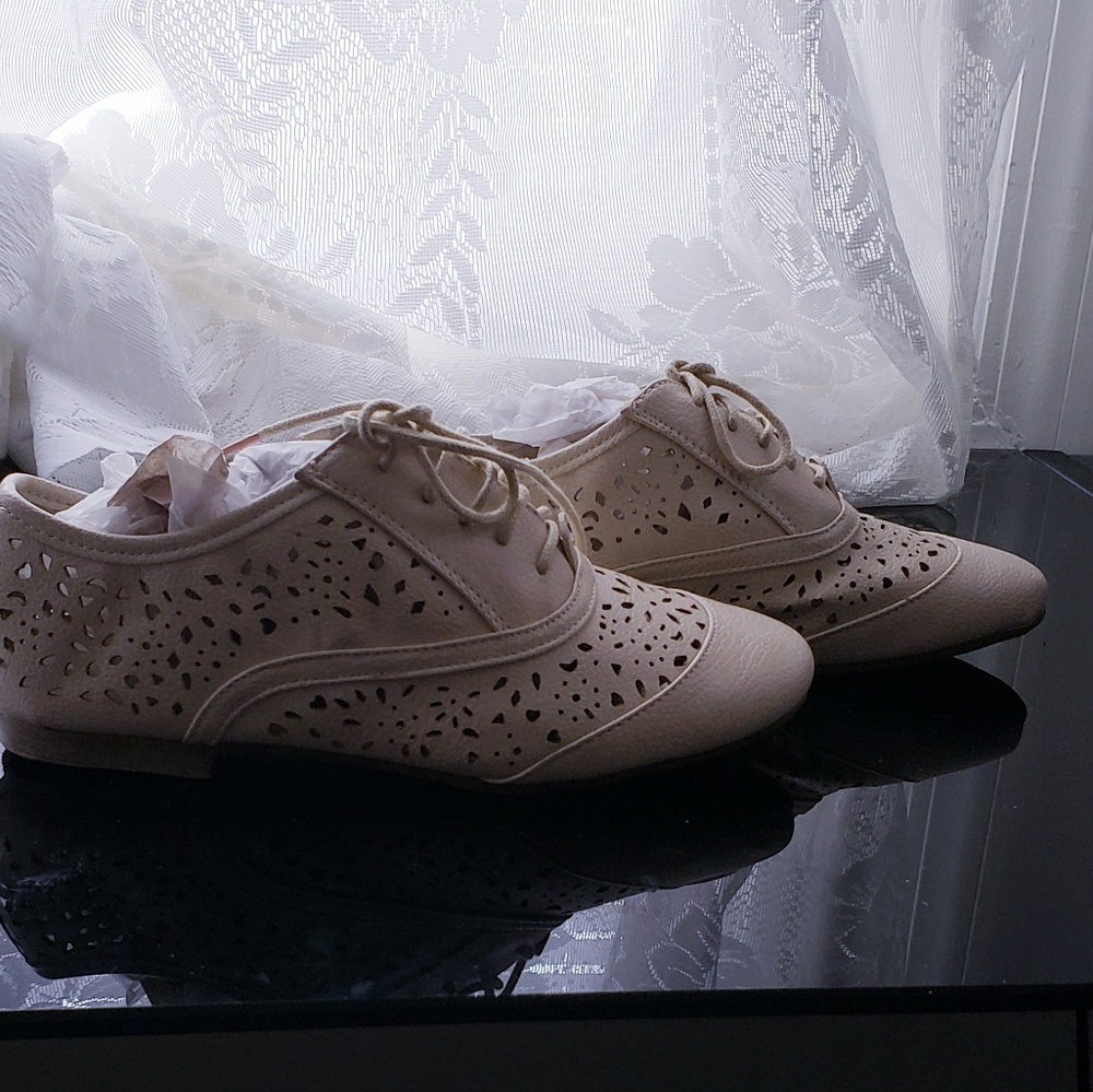 Wild Diva lace up oxford NWOT